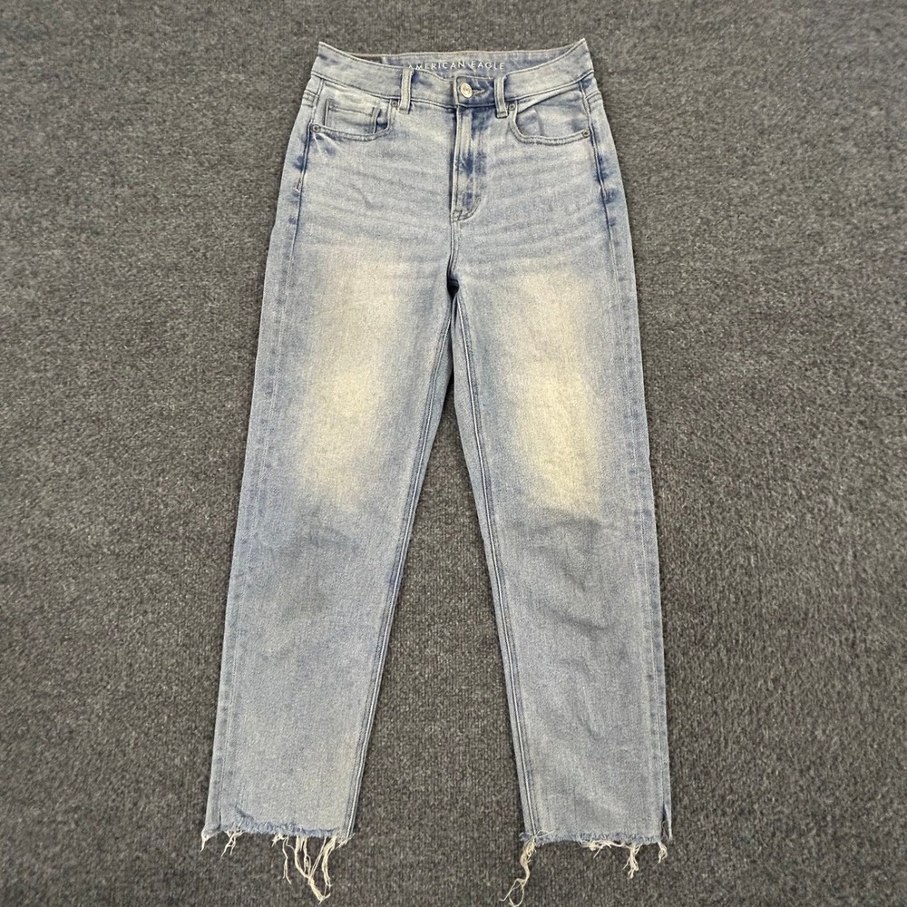 American Eagle Jeans Womens Size 0 Short Light Wash Straight Leg Raw Hem Stretch